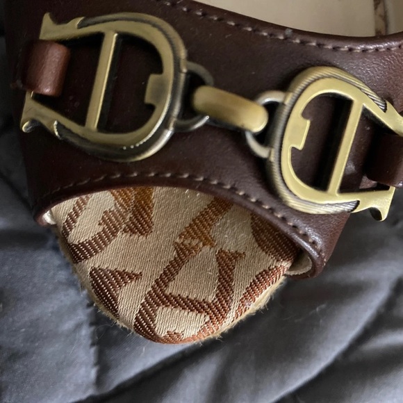 ETIENNE AIGNER wedge. Size 6.5 - Picture 7 of 7